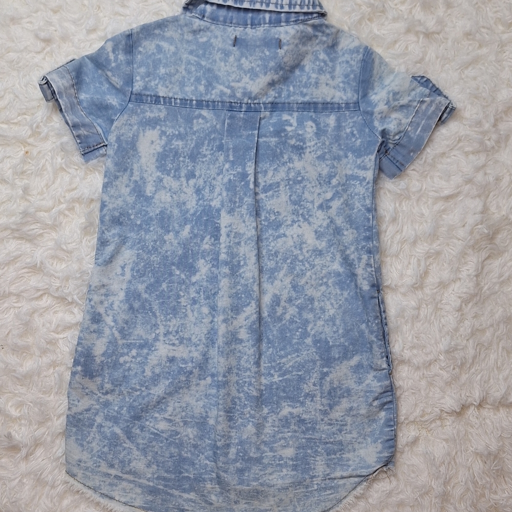 Light wash Queen Sequin patch shirt dress size 2t - Picture 3 of 4